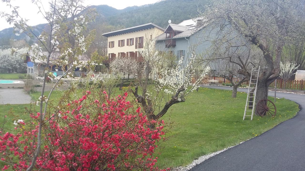 Bed and Breakfast L'Escale en Ubaye Saint-Pons  Exterior foto